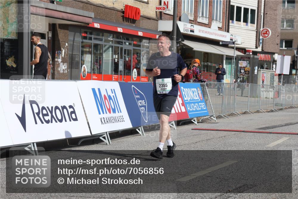 15.09.2024 - PSD Bank Halbmarathon Michael Strokosch http://msf.ph/oto/7056856 15.09.2024 12:50:55 Ziel 2355 meine-sportfotos.de