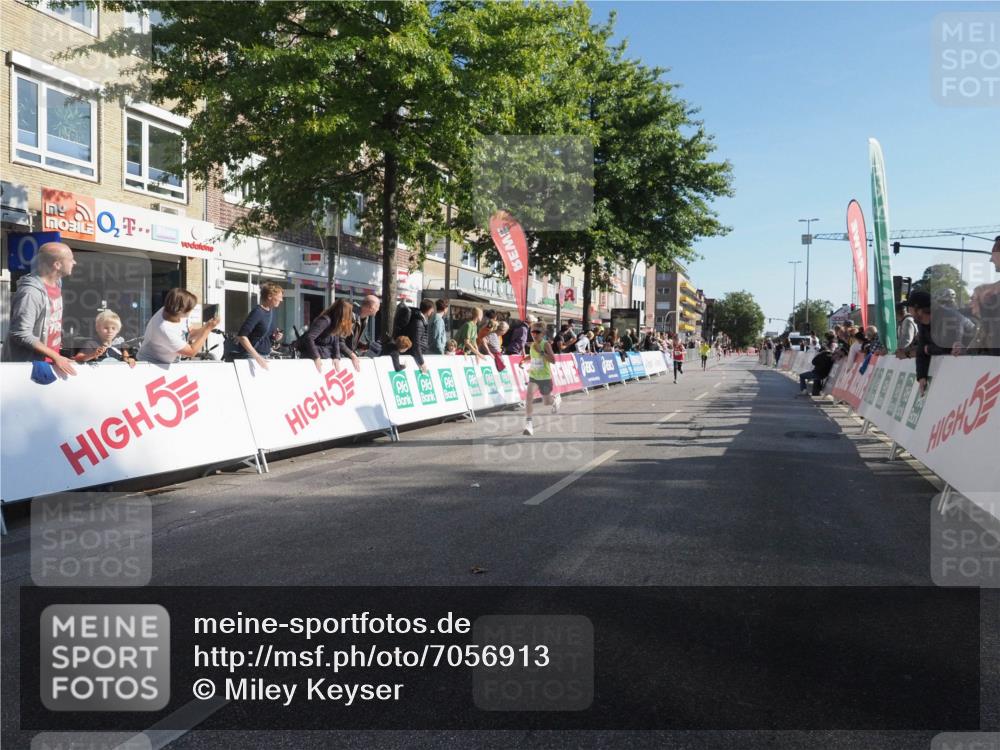 15.09.2024 - PSD Bank Halbmarathon Miley Keyser http://msf.ph/oto/7056913 15.09.2024 10:25:21 Ziel 7, 19, 66, 102, 110, 177, 257 meine-sportfotos.de