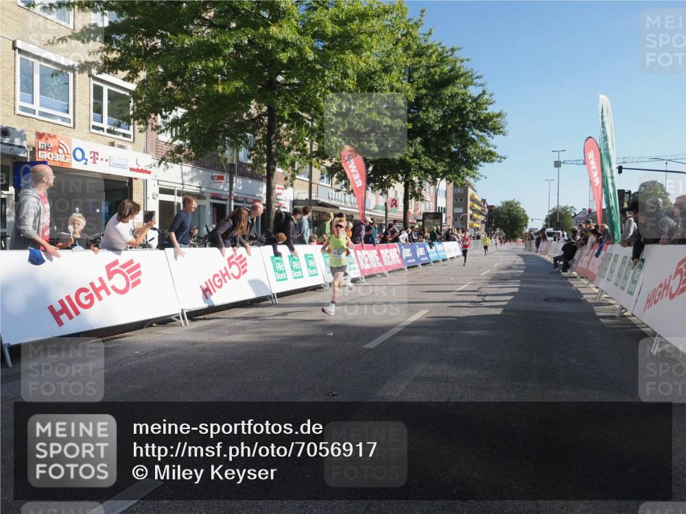 15.09.2024 - PSD Bank Halbmarathon Miley Keyser http://msf.ph/oto/7056917 15.09.2024 10:25:22 Ziel 7, 19, 66, 102, 110, 177, 257 meine-sportfotos.de
