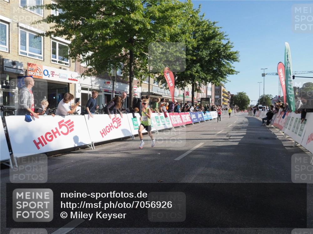 15.09.2024 - PSD Bank Halbmarathon Miley Keyser http://msf.ph/oto/7056926 15.09.2024 10:25:22 Ziel 7, 19, 66, 102, 110, 177, 257 meine-sportfotos.de