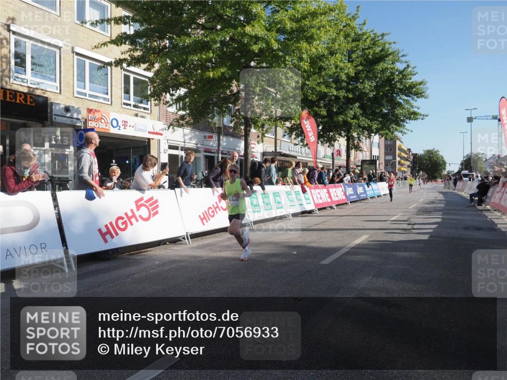 15.09.2024 - PSD Bank Halbmarathon Miley Keyser http://msf.ph/oto/7056933 15.09.2024 10:25:22 Ziel 7, 19, 66, 102, 110, 177, 257 meine-sportfotos.de