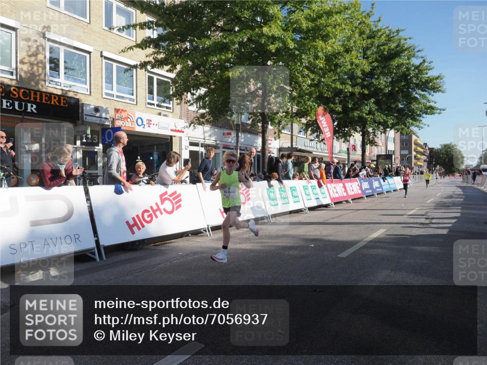 15.09.2024 - PSD Bank Halbmarathon Miley Keyser http://msf.ph/oto/7056937 15.09.2024 10:25:22 Ziel 7, 19, 66, 102, 110, 177, 257 meine-sportfotos.de