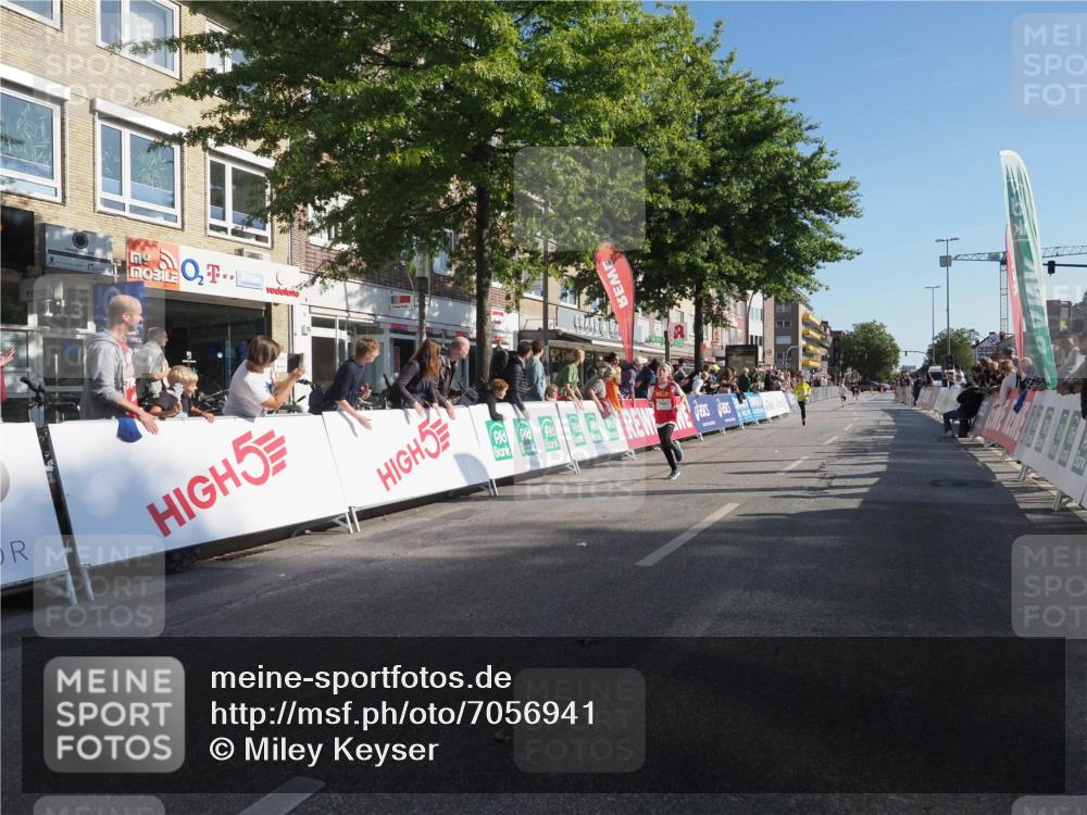 15.09.2024 - PSD Bank Halbmarathon Miley Keyser http://msf.ph/oto/7056941 15.09.2024 10:25:25 Ziel 7, 19, 36, 66, 110, 257 meine-sportfotos.de