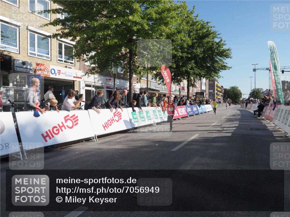 15.09.2024 - PSD Bank Halbmarathon Miley Keyser http://msf.ph/oto/7056949 15.09.2024 10:25:25 Ziel 7, 19, 36, 66, 110, 257 meine-sportfotos.de