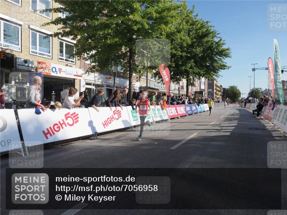 15.09.2024 - PSD Bank Halbmarathon Miley Keyser http://msf.ph/oto/7056958 15.09.2024 10:25:25 Ziel 7, 19, 36, 66, 110, 257 meine-sportfotos.de