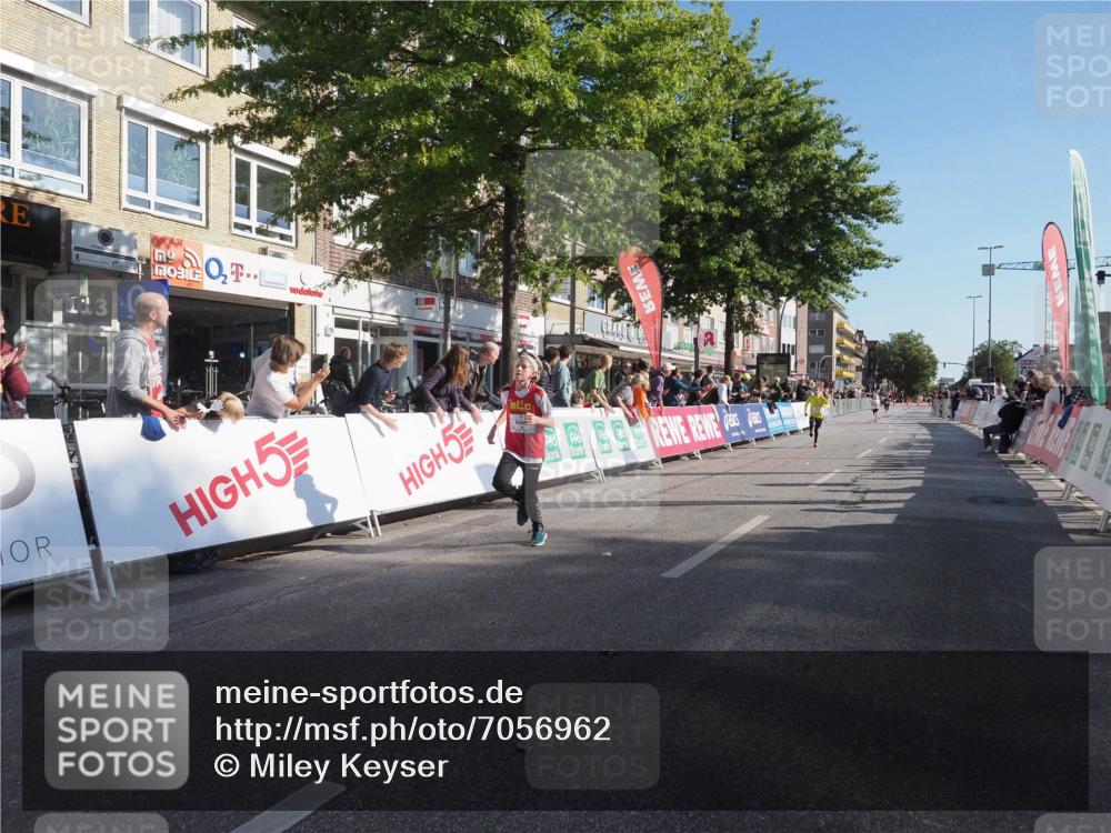 15.09.2024 - PSD Bank Halbmarathon Miley Keyser http://msf.ph/oto/7056962 15.09.2024 10:25:26 Ziel 7, 19, 36, 66, 110, 257 meine-sportfotos.de