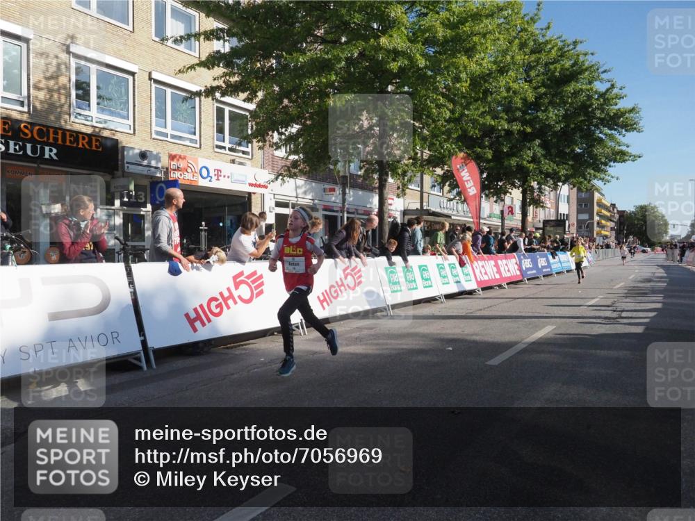 15.09.2024 - PSD Bank Halbmarathon Miley Keyser http://msf.ph/oto/7056969 15.09.2024 10:25:26 Ziel 7, 19, 36, 66, 110, 257 meine-sportfotos.de