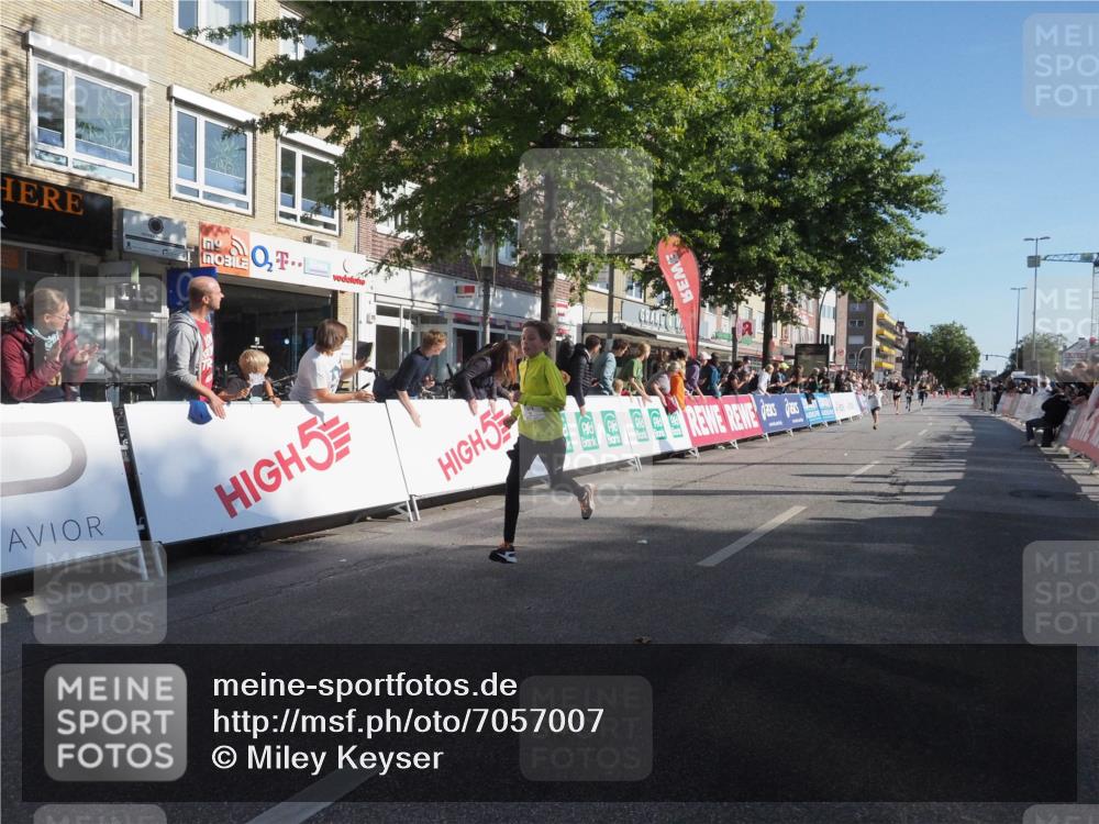 15.09.2024 - PSD Bank Halbmarathon Miley Keyser http://msf.ph/oto/7057007 15.09.2024 10:25:29 Ziel 7, 19, 36, 66, 110, 221, 238, 257 meine-sportfotos.de