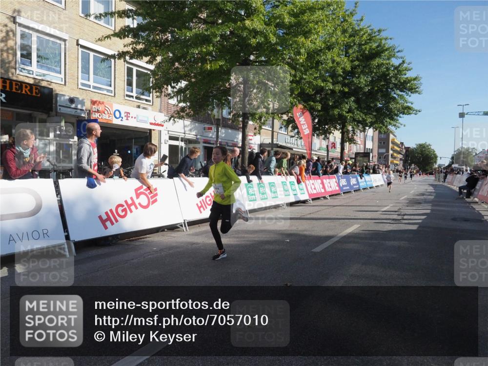 15.09.2024 - PSD Bank Halbmarathon Miley Keyser http://msf.ph/oto/7057010 15.09.2024 10:25:29 Ziel 7, 19, 36, 66, 110, 221, 238, 257 meine-sportfotos.de