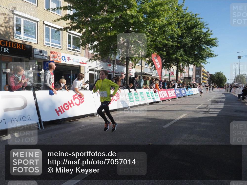 15.09.2024 - PSD Bank Halbmarathon Miley Keyser http://msf.ph/oto/7057014 15.09.2024 10:25:29 Ziel 7, 19, 36, 66, 110, 221, 238, 257 meine-sportfotos.de