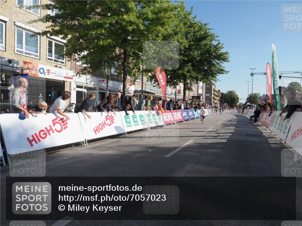 15.09.2024 - PSD Bank Halbmarathon Miley Keyser http://msf.ph/oto/7057023 15.09.2024 10:25:31 Ziel 19, 36, 66, 110, 221, 238, 257 meine-sportfotos.de