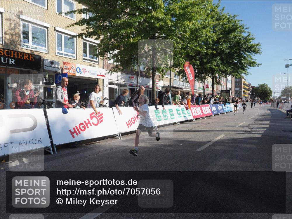 15.09.2024 - PSD Bank Halbmarathon Miley Keyser http://msf.ph/oto/7057056 15.09.2024 10:25:33 Ziel 36, 66, 110, 221, 238, 257, 300 meine-sportfotos.de