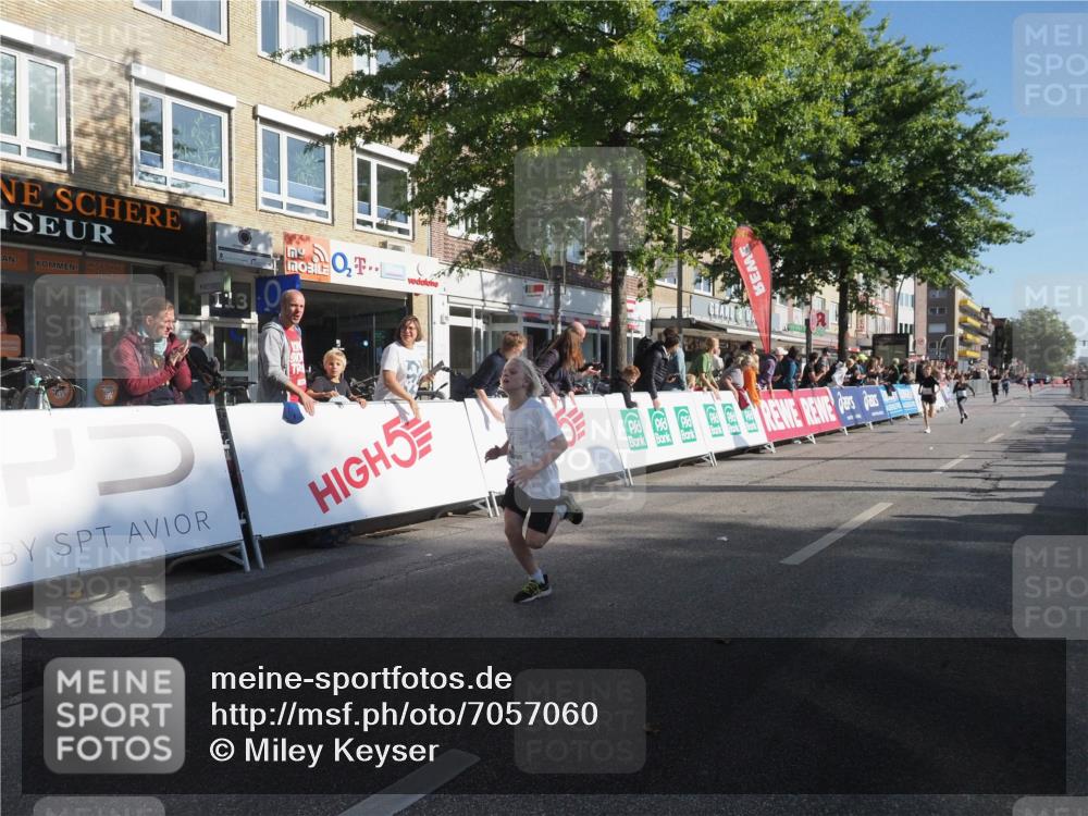 15.09.2024 - PSD Bank Halbmarathon Miley Keyser http://msf.ph/oto/7057060 15.09.2024 10:25:33 Ziel 36, 66, 110, 221, 238, 257, 300 meine-sportfotos.de