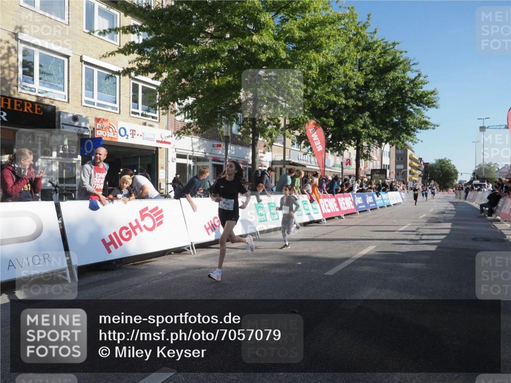 15.09.2024 - PSD Bank Halbmarathon Miley Keyser http://msf.ph/oto/7057079 15.09.2024 10:25:37 Ziel 36, 110, 221, 238, 248, 257, 298, 300 meine-sportfotos.de