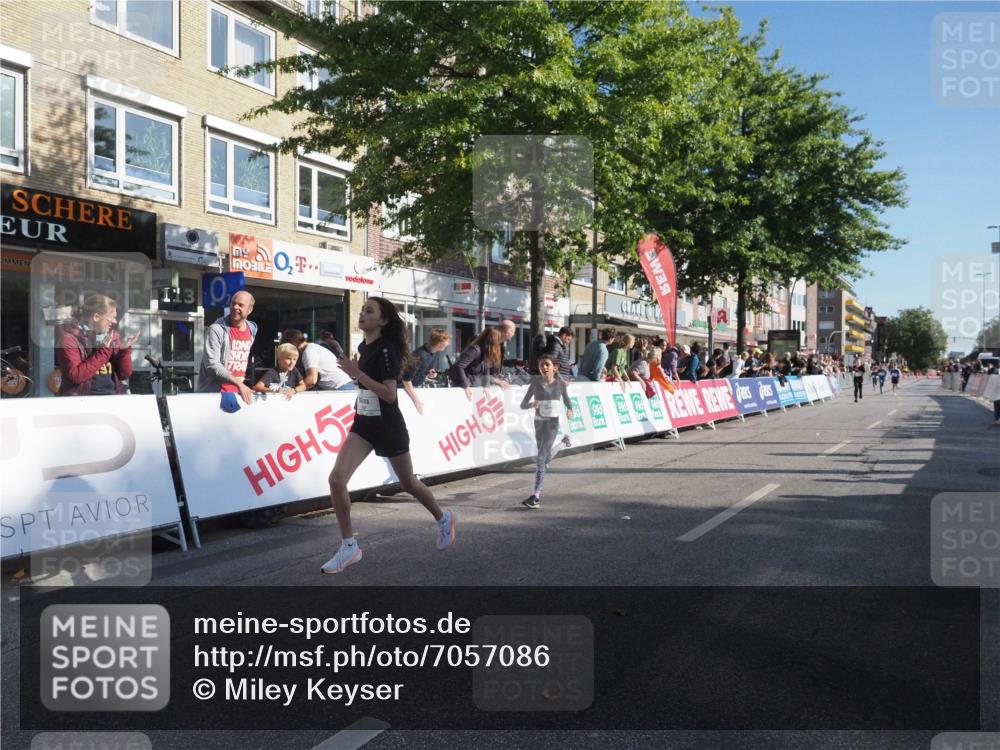 15.09.2024 - PSD Bank Halbmarathon Miley Keyser http://msf.ph/oto/7057086 15.09.2024 10:25:37 Ziel 36, 110, 221, 238, 248, 257, 298, 300 meine-sportfotos.de