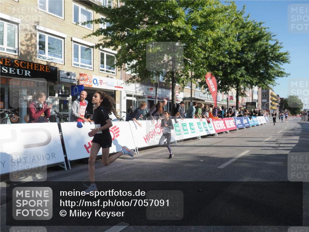 15.09.2024 - PSD Bank Halbmarathon Miley Keyser http://msf.ph/oto/7057091 15.09.2024 10:25:37 Ziel 36, 110, 221, 238, 248, 257, 298, 300 meine-sportfotos.de