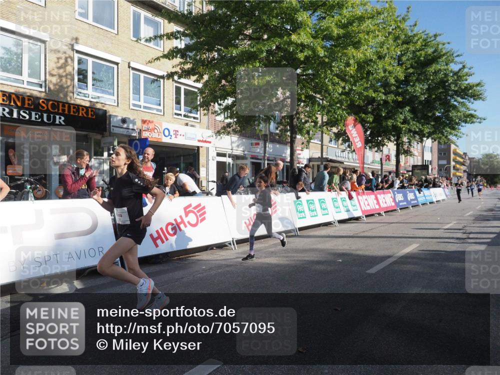 15.09.2024 - PSD Bank Halbmarathon Miley Keyser http://msf.ph/oto/7057095 15.09.2024 10:25:37 Ziel 36, 110, 221, 238, 248, 257, 298, 300 meine-sportfotos.de