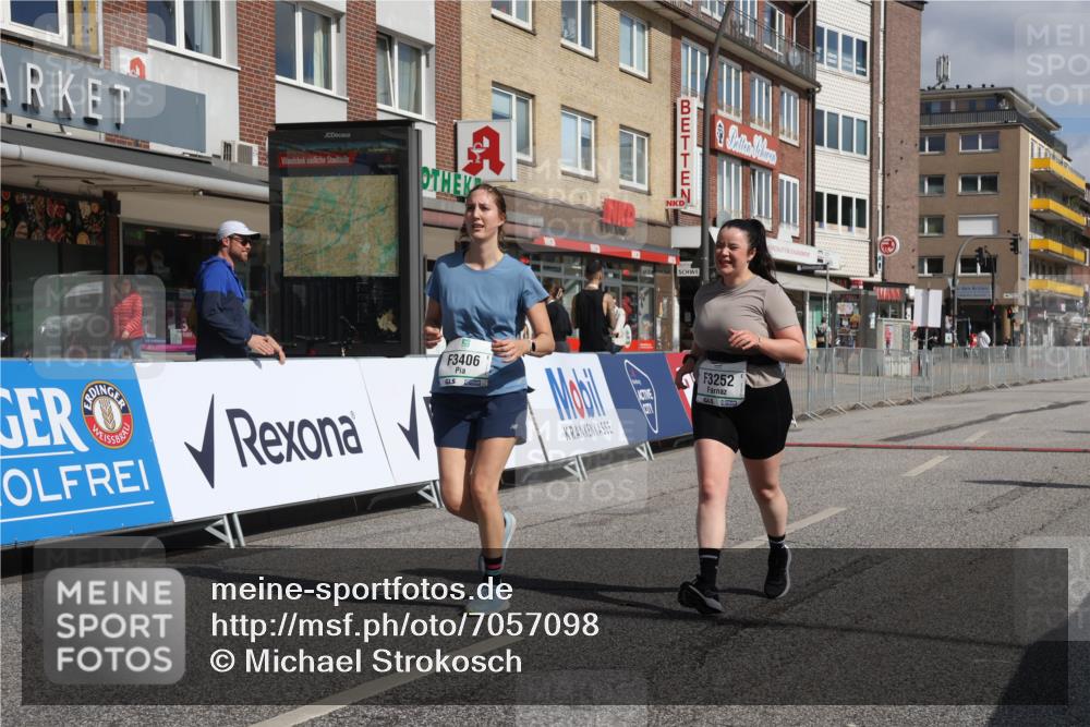 15.09.2024 - PSD Bank Halbmarathon Michael Strokosch http://msf.ph/oto/7057098 15.09.2024 12:52:58 Ziel 3252, 3406 meine-sportfotos.de