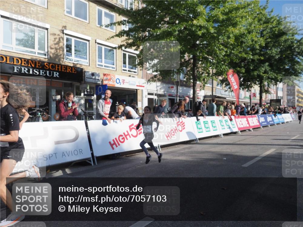 15.09.2024 - PSD Bank Halbmarathon Miley Keyser http://msf.ph/oto/7057103 15.09.2024 10:25:37 Ziel 36, 110, 221, 238, 248, 257, 298, 300 meine-sportfotos.de