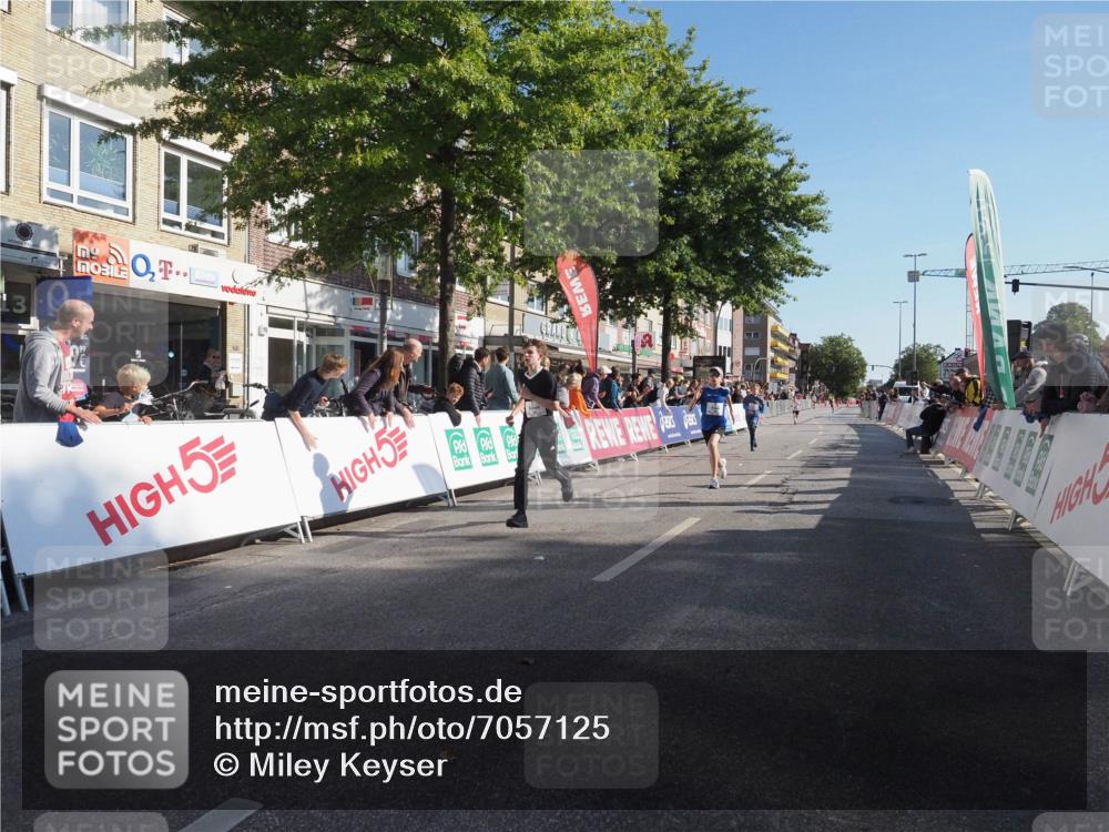 15.09.2024 - PSD Bank Halbmarathon Miley Keyser http://msf.ph/oto/7057125 15.09.2024 10:25:43 Ziel 36, 54, 221, 238, 248, 257, 298, 300 meine-sportfotos.de
