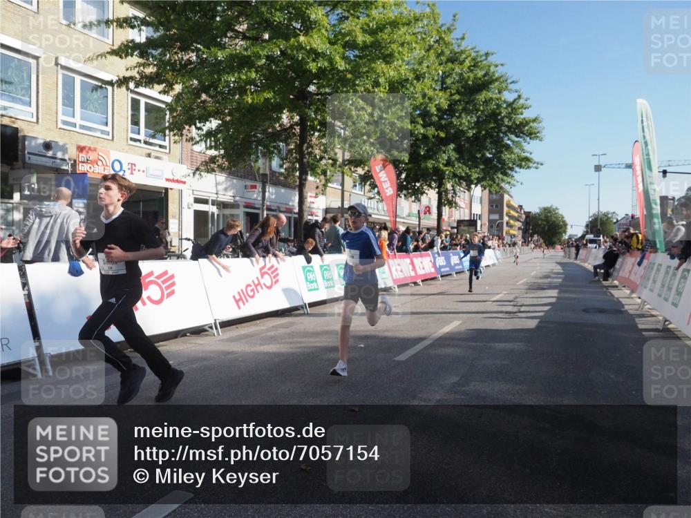 15.09.2024 - PSD Bank Halbmarathon Miley Keyser http://msf.ph/oto/7057154 15.09.2024 10:25:44 Ziel 36, 54, 221, 238, 248, 298, 300 meine-sportfotos.de