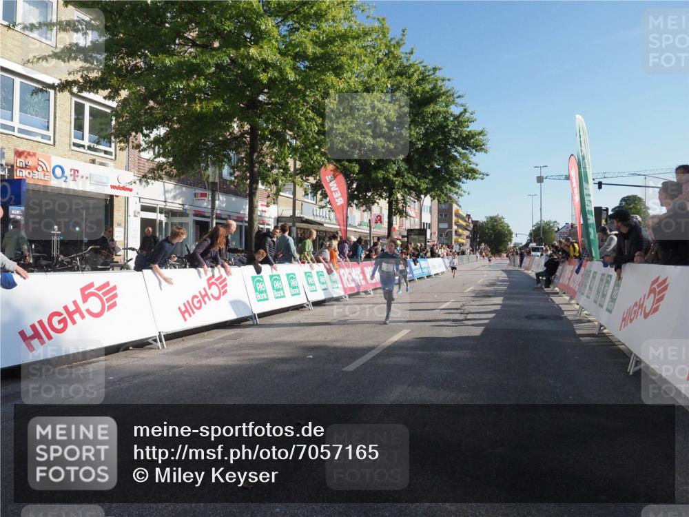 15.09.2024 - PSD Bank Halbmarathon Miley Keyser http://msf.ph/oto/7057165 15.09.2024 10:25:45 Ziel 36, 54, 98, 221, 238, 248, 298, 300 meine-sportfotos.de