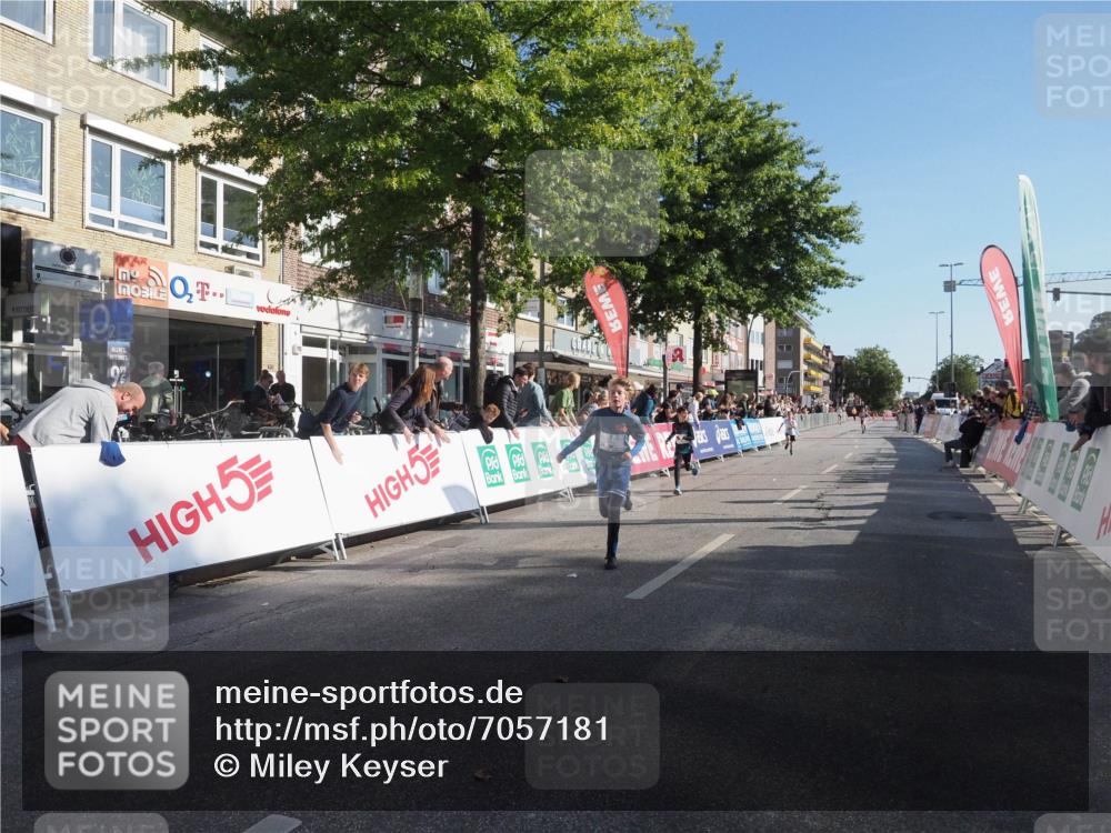 15.09.2024 - PSD Bank Halbmarathon Miley Keyser http://msf.ph/oto/7057181 15.09.2024 10:25:46 Ziel 36, 54, 98, 221, 238, 248, 298, 300 meine-sportfotos.de