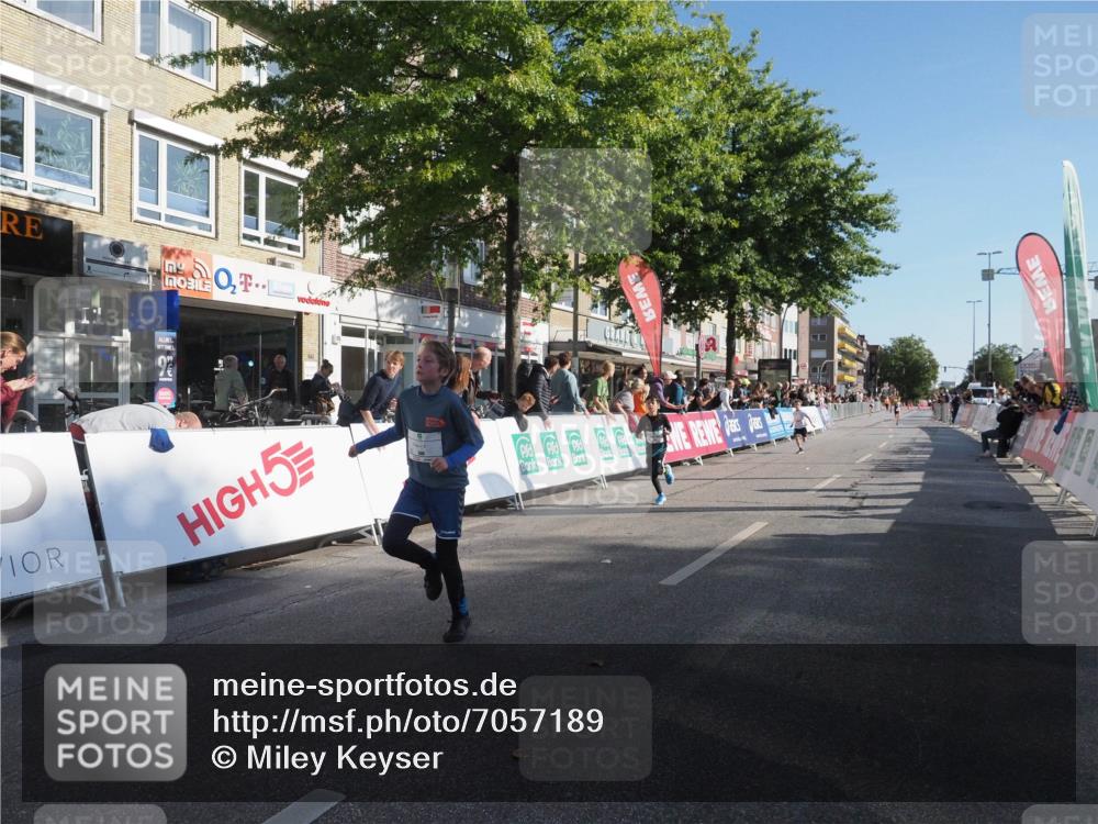15.09.2024 - PSD Bank Halbmarathon Miley Keyser http://msf.ph/oto/7057189 15.09.2024 10:25:46 Ziel 36, 54, 98, 221, 238, 248, 298, 300 meine-sportfotos.de