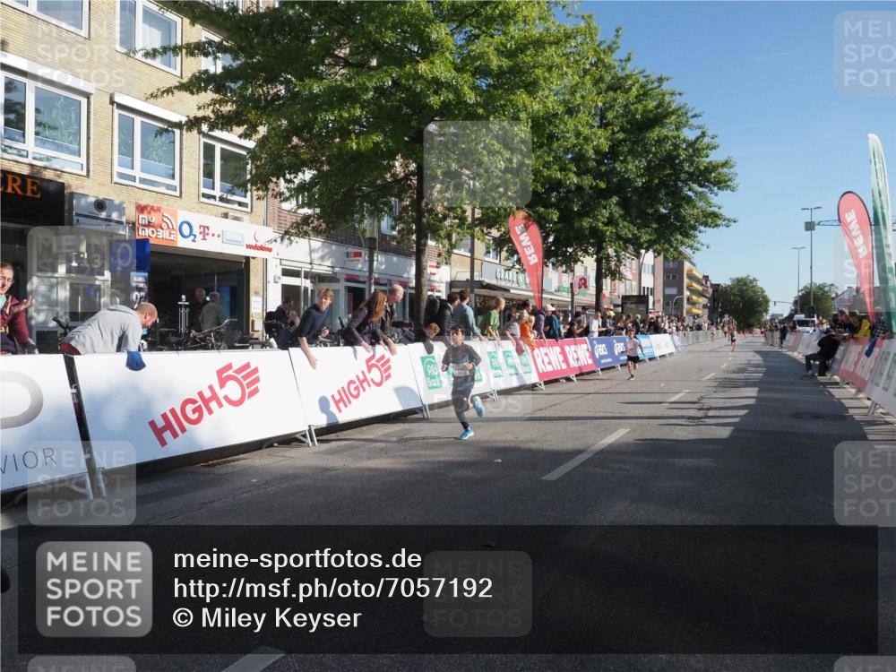 15.09.2024 - PSD Bank Halbmarathon Miley Keyser http://msf.ph/oto/7057192 15.09.2024 10:25:47 Ziel 54, 98, 221, 238, 248, 298, 300 meine-sportfotos.de