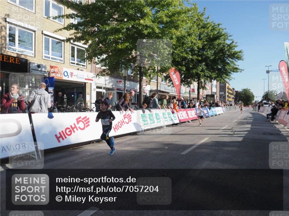 15.09.2024 - PSD Bank Halbmarathon Miley Keyser http://msf.ph/oto/7057204 15.09.2024 10:25:48 Ziel 54, 98, 221, 238, 248, 298, 300 meine-sportfotos.de