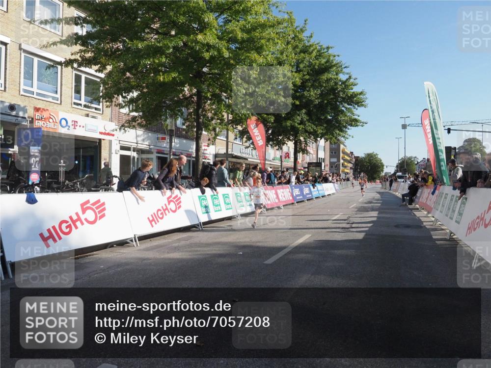 15.09.2024 - PSD Bank Halbmarathon Miley Keyser http://msf.ph/oto/7057208 15.09.2024 10:25:48 Ziel 54, 98, 221, 238, 248, 298, 300 meine-sportfotos.de