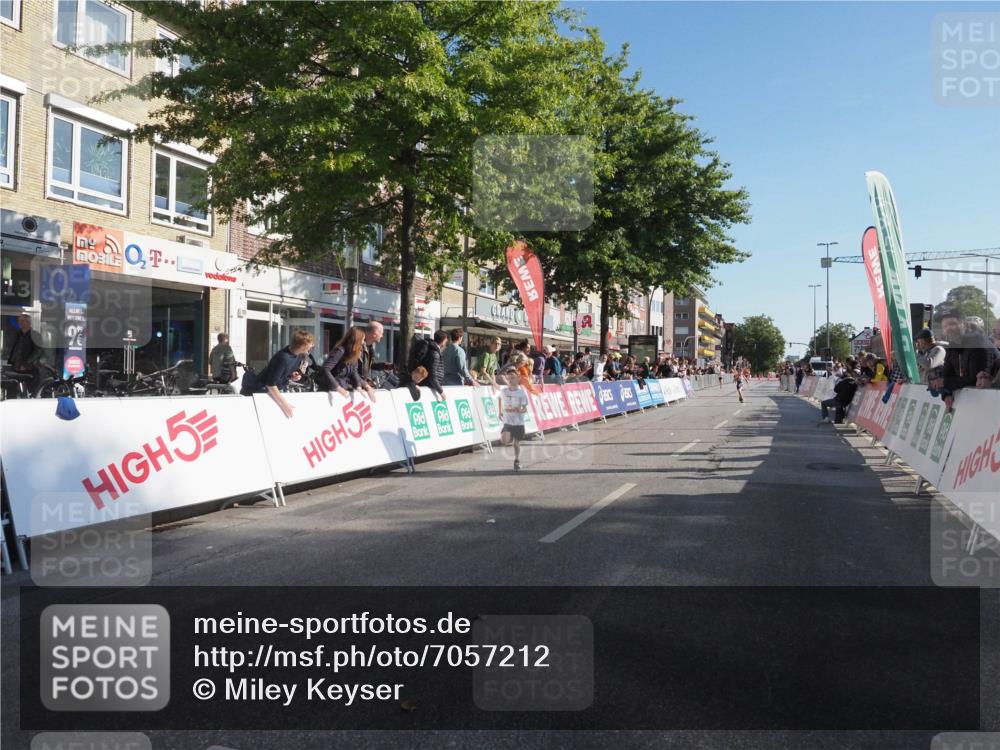 15.09.2024 - PSD Bank Halbmarathon Miley Keyser http://msf.ph/oto/7057212 15.09.2024 10:25:49 Ziel 54, 98, 221, 238, 248, 298, 300 meine-sportfotos.de
