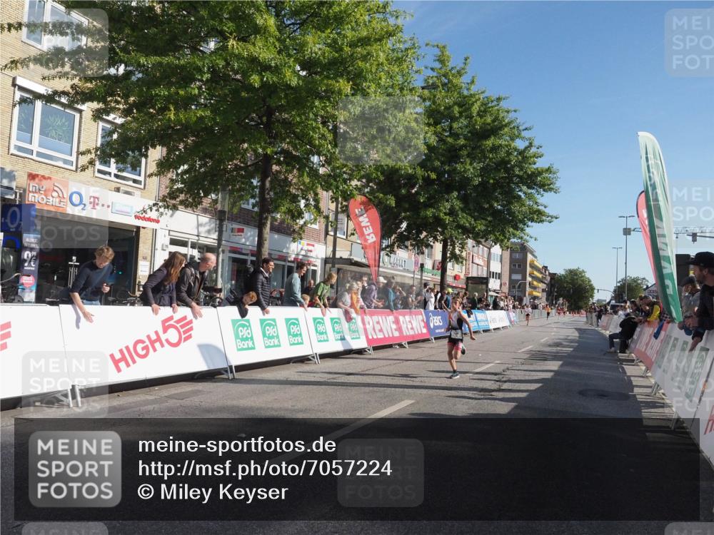 15.09.2024 - PSD Bank Halbmarathon Miley Keyser http://msf.ph/oto/7057224 15.09.2024 10:25:52 Ziel 20, 54, 98, 240, 248, 298, 300 meine-sportfotos.de