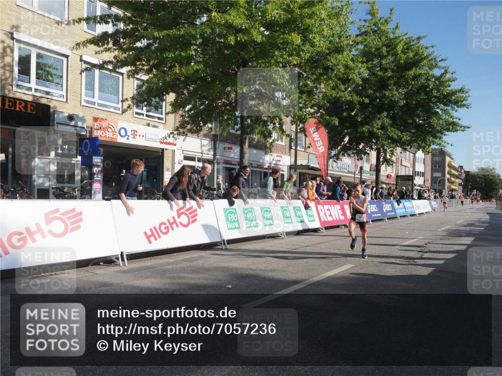15.09.2024 - PSD Bank Halbmarathon Miley Keyser http://msf.ph/oto/7057236 15.09.2024 10:25:52 Ziel 20, 54, 98, 240, 248, 298, 300 meine-sportfotos.de