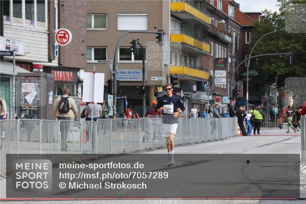 15.09.2024 - PSD Bank Halbmarathon Michael Strokosch http://msf.ph/oto/7057289 15.09.2024 12:54:18 Ziel 2440 meine-sportfotos.de