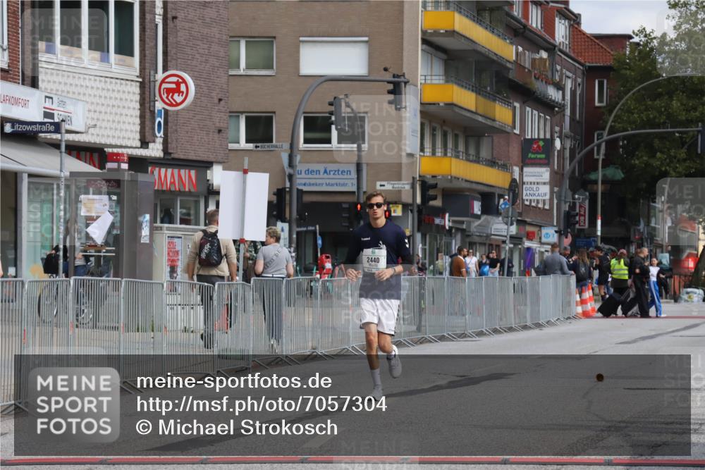15.09.2024 - PSD Bank Halbmarathon Michael Strokosch http://msf.ph/oto/7057304 15.09.2024 12:54:19 Ziel 2440 meine-sportfotos.de