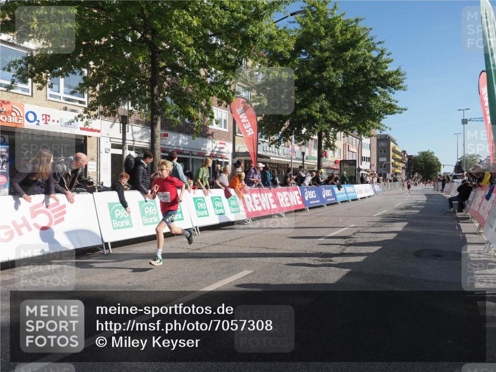 15.09.2024 - PSD Bank Halbmarathon Miley Keyser http://msf.ph/oto/7057308 15.09.2024 10:26:05 Ziel 20, 98, 144, 181, 240, 242, 295 meine-sportfotos.de