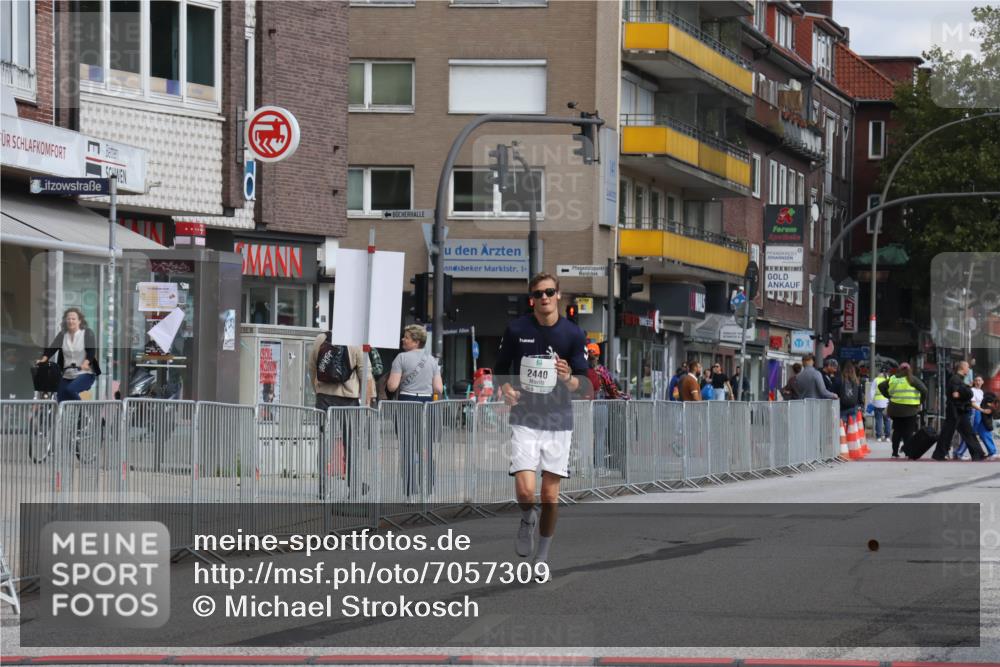 15.09.2024 - PSD Bank Halbmarathon Michael Strokosch http://msf.ph/oto/7057309 15.09.2024 12:54:20 Ziel 2440 meine-sportfotos.de