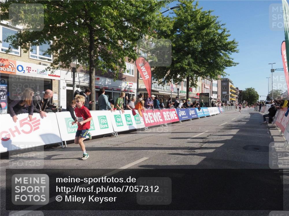 15.09.2024 - PSD Bank Halbmarathon Miley Keyser http://msf.ph/oto/7057312 15.09.2024 10:26:06 Ziel 20, 98, 144, 181, 240, 242, 295 meine-sportfotos.de