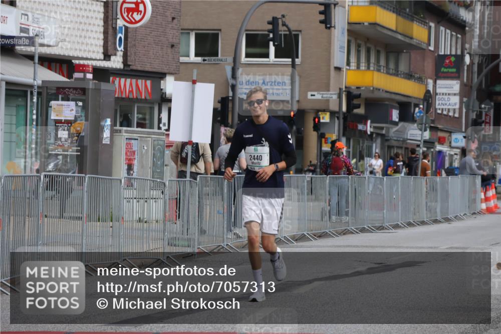 15.09.2024 - PSD Bank Halbmarathon Michael Strokosch http://msf.ph/oto/7057313 15.09.2024 12:54:21 Ziel 2440 meine-sportfotos.de