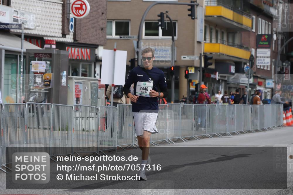 15.09.2024 - PSD Bank Halbmarathon Michael Strokosch http://msf.ph/oto/7057316 15.09.2024 12:54:21 Ziel 2440 meine-sportfotos.de