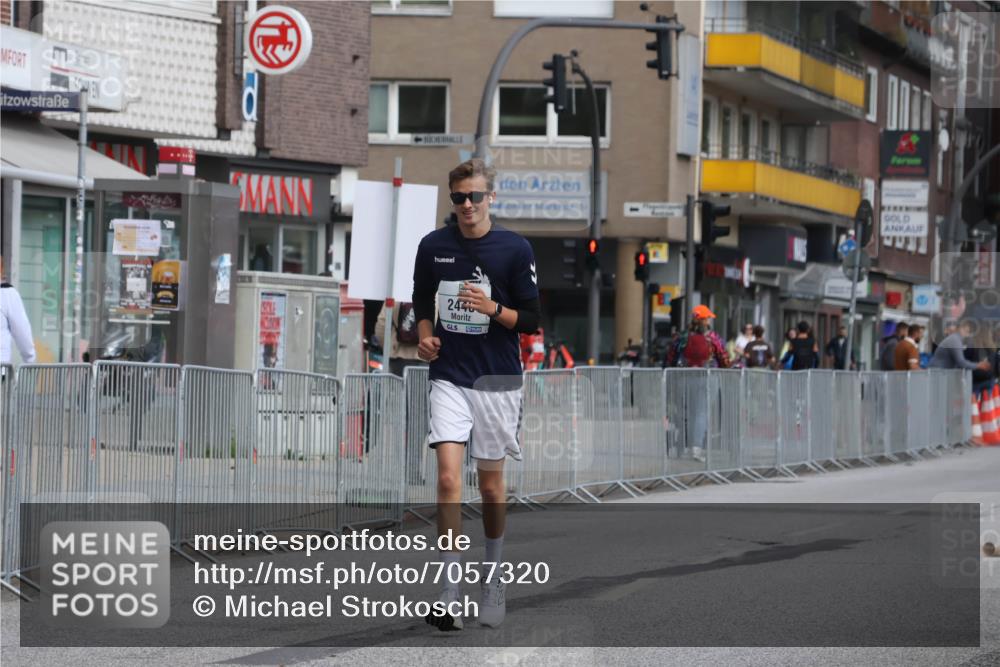 15.09.2024 - PSD Bank Halbmarathon Michael Strokosch http://msf.ph/oto/7057320 15.09.2024 12:54:22 Ziel 2440 meine-sportfotos.de