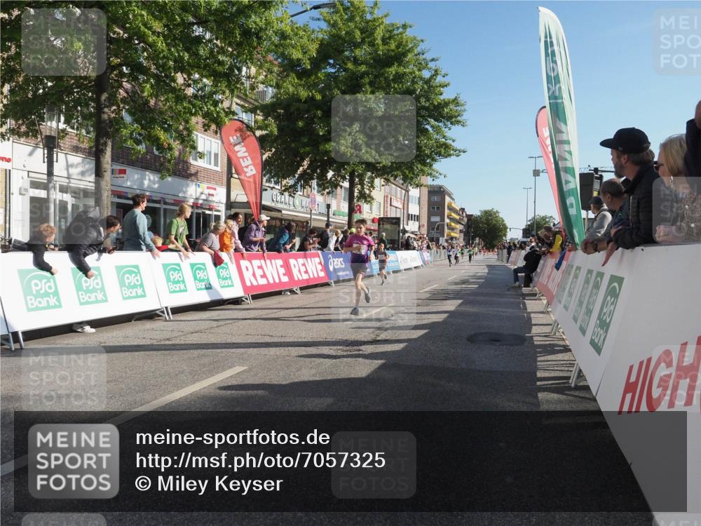 15.09.2024 - PSD Bank Halbmarathon Miley Keyser http://msf.ph/oto/7057325 15.09.2024 10:26:14 Ziel 9, 86, 88, 116, 118, 144, 181, 188, 200, 216, 242, 295 meine-sportfotos.de