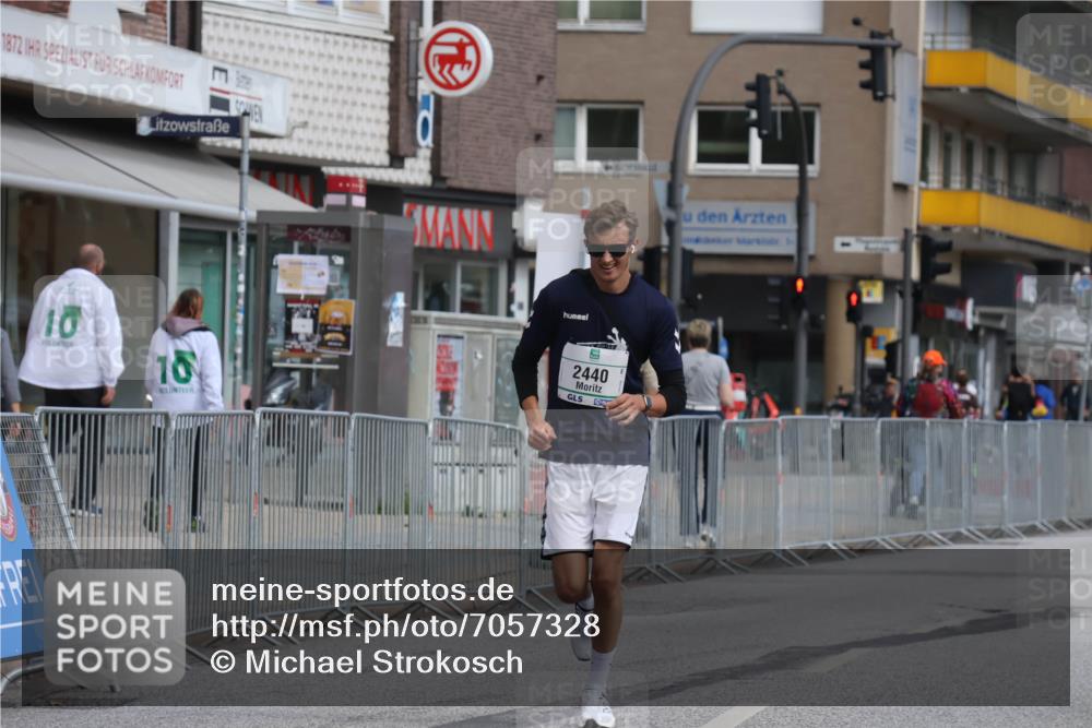 15.09.2024 - PSD Bank Halbmarathon Michael Strokosch http://msf.ph/oto/7057328 15.09.2024 12:54:22 Ziel 2440 meine-sportfotos.de