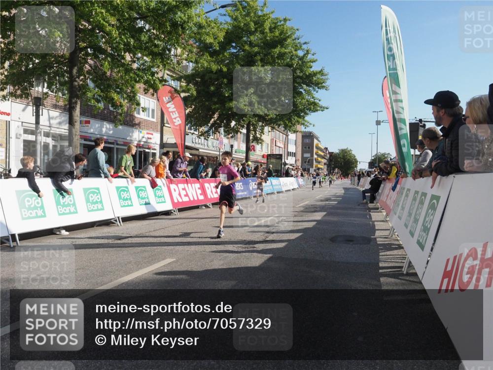 15.09.2024 - PSD Bank Halbmarathon Miley Keyser http://msf.ph/oto/7057329 15.09.2024 10:26:15 Ziel 9, 86, 88, 116, 118, 144, 181, 188, 200, 216, 242, 295 meine-sportfotos.de