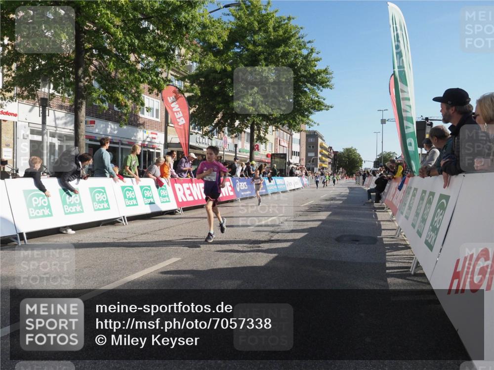 15.09.2024 - PSD Bank Halbmarathon Miley Keyser http://msf.ph/oto/7057338 15.09.2024 10:26:15 Ziel 9, 86, 88, 116, 118, 144, 181, 188, 200, 216, 242, 295 meine-sportfotos.de