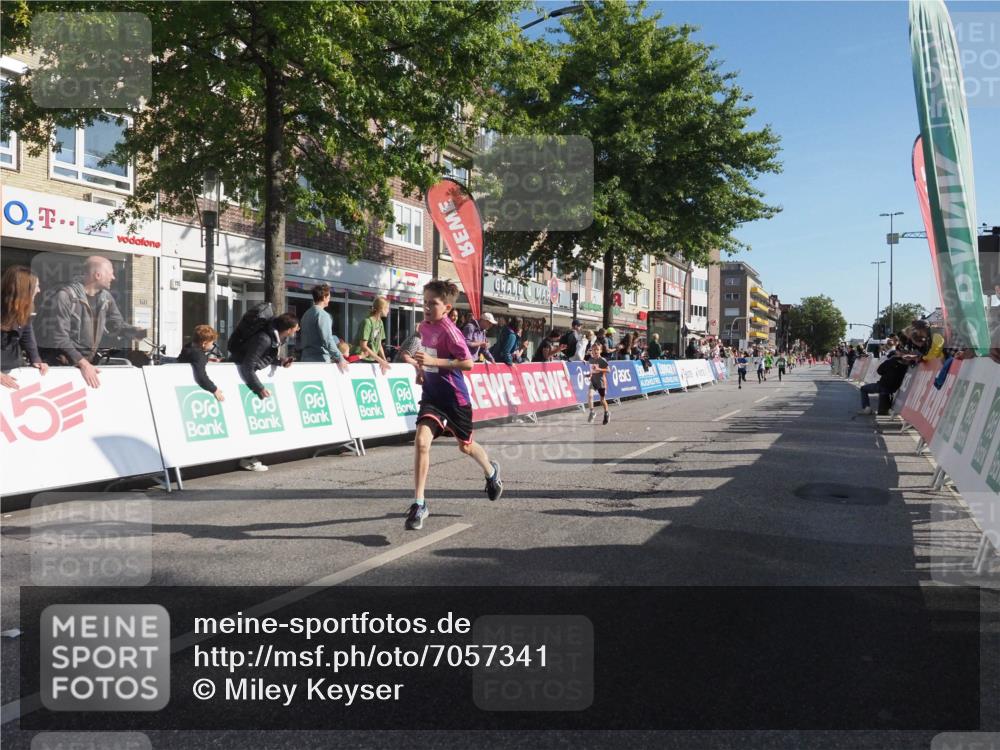 15.09.2024 - PSD Bank Halbmarathon Miley Keyser http://msf.ph/oto/7057341 15.09.2024 10:26:15 Ziel 9, 86, 88, 116, 118, 144, 181, 188, 200, 216, 242, 295 meine-sportfotos.de