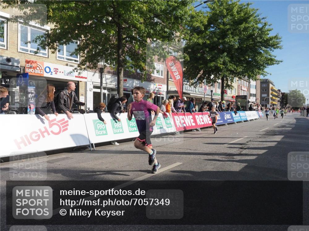 15.09.2024 - PSD Bank Halbmarathon Miley Keyser http://msf.ph/oto/7057349 15.09.2024 10:26:15 Ziel 9, 86, 88, 116, 118, 144, 181, 188, 200, 216, 242, 295 meine-sportfotos.de