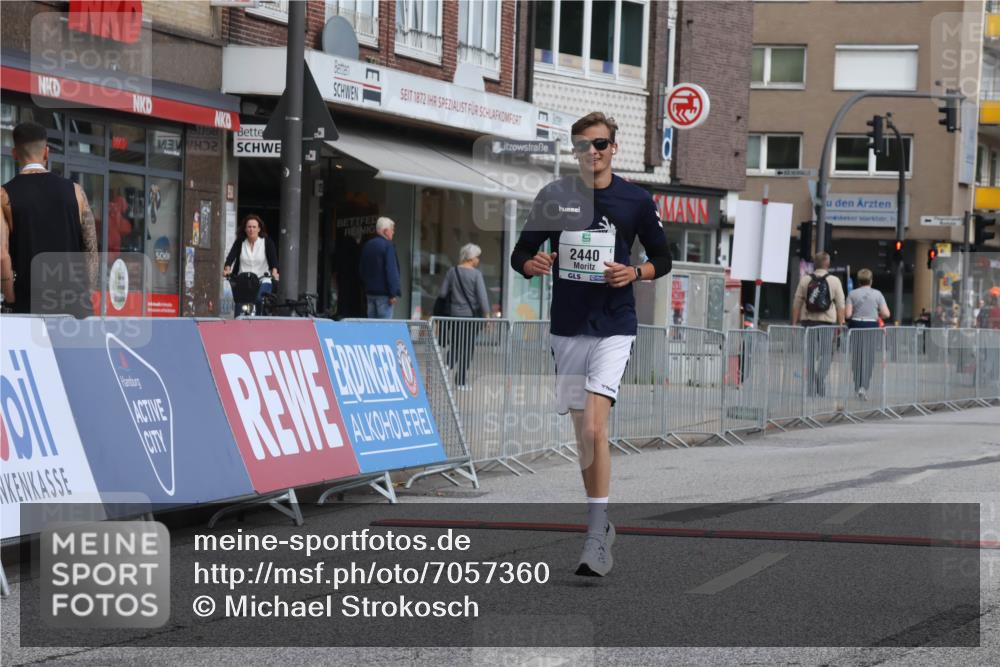 15.09.2024 - PSD Bank Halbmarathon Michael Strokosch http://msf.ph/oto/7057360 15.09.2024 12:54:24 Ziel 2440 meine-sportfotos.de