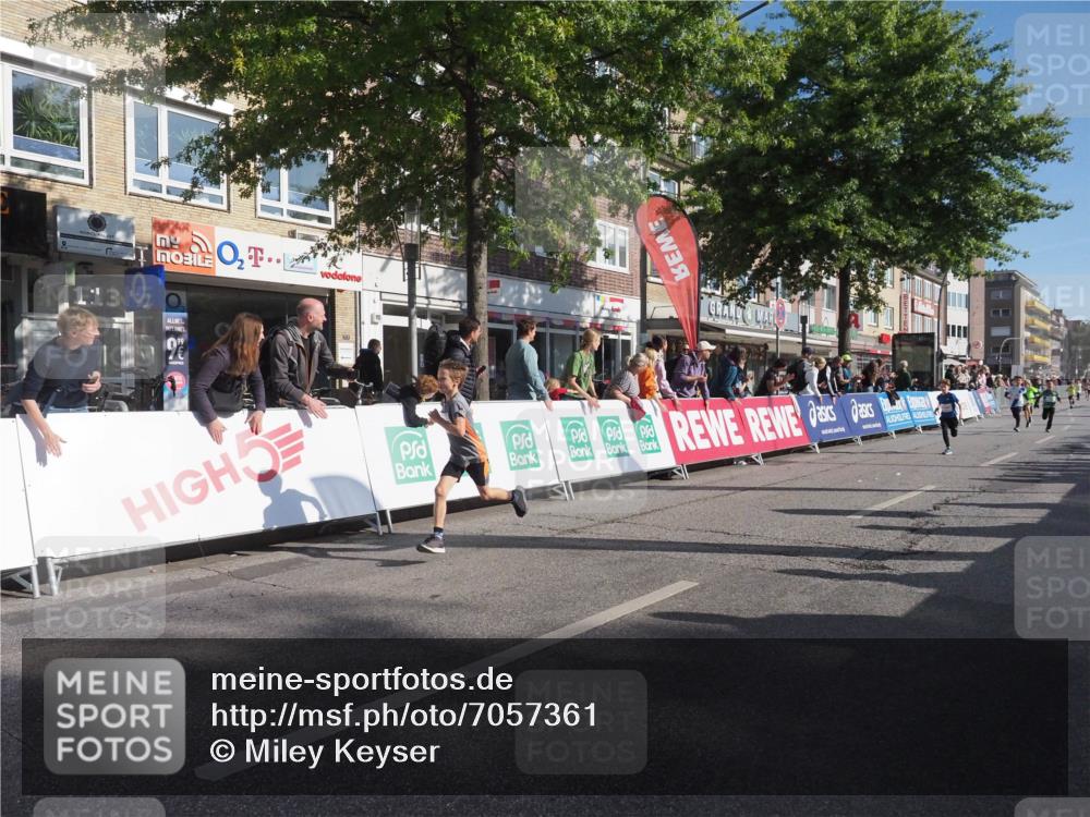 15.09.2024 - PSD Bank Halbmarathon Miley Keyser http://msf.ph/oto/7057361 15.09.2024 10:26:17 Ziel 9, 86, 88, 116, 118, 143, 144, 181, 188, 200, 216, 242, 251, 295 meine-sportfotos.de
